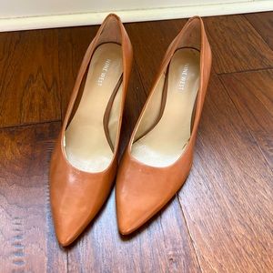 Nine West, light tan leather pumps